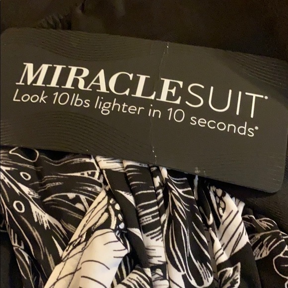 MIRACLESUIT Castaway Oceanus One Piece Swimsuit - Picture 9 of 12